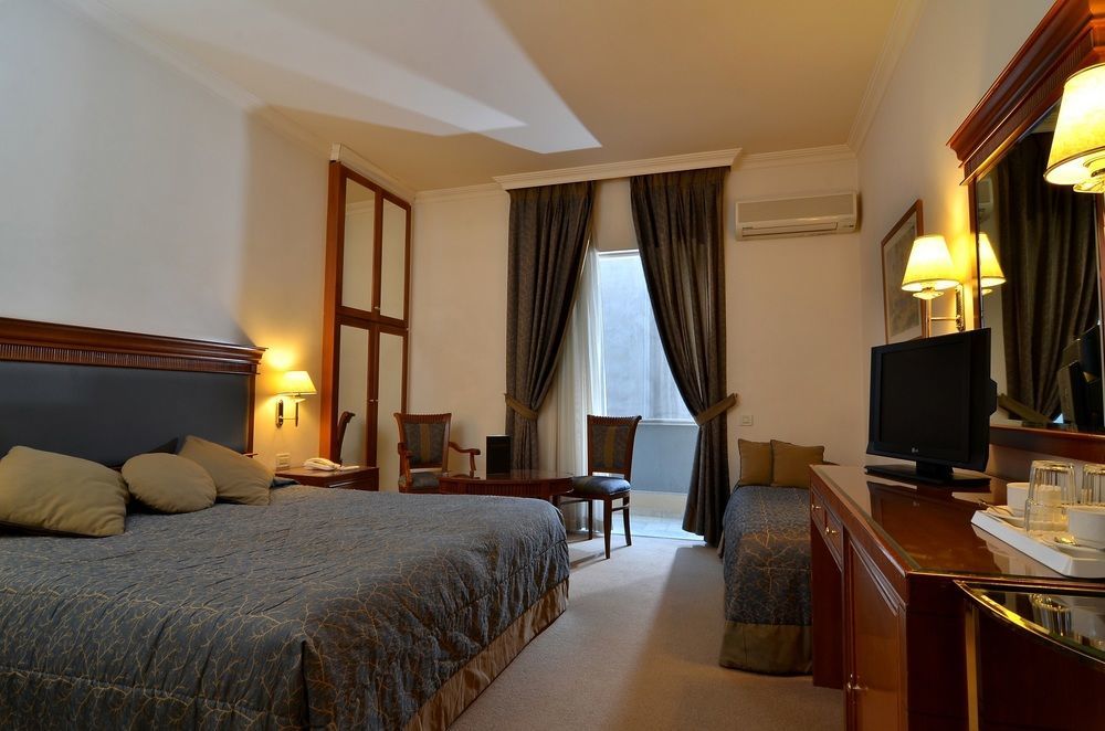 Athens Atrium Hotel & Jacuzzi Suites Dış mekan fotoğraf