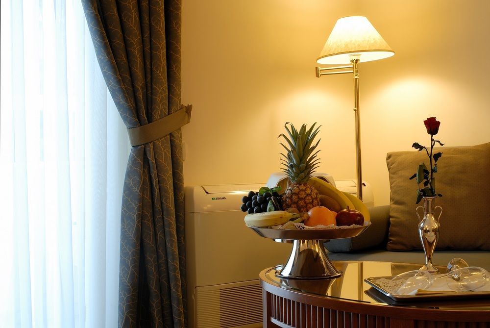 Athens Atrium Hotel & Jacuzzi Suites Dış mekan fotoğraf