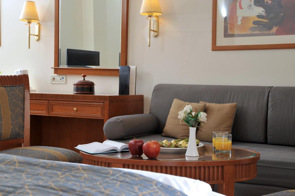 Athens Atrium Hotel & Jacuzzi Suites Dış mekan fotoğraf