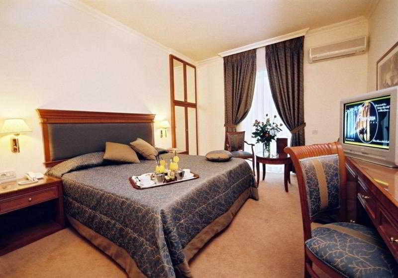 Athens Atrium Hotel & Jacuzzi Suites Oda fotoğraf