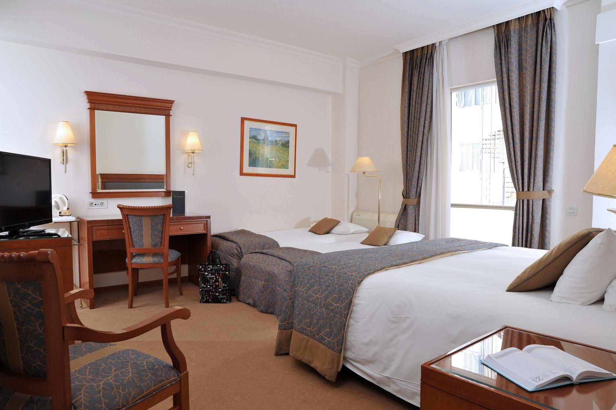 Athens Atrium Hotel & Jacuzzi Suites Dış mekan fotoğraf