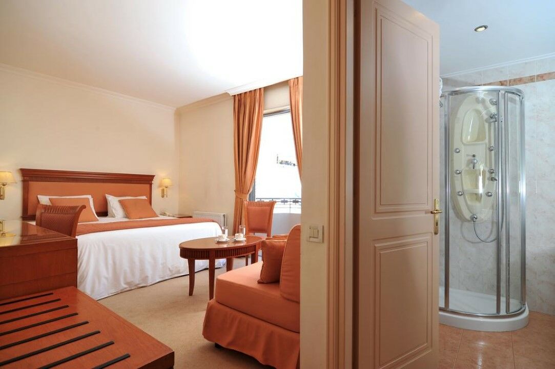 Athens Atrium Hotel & Jacuzzi Suites Dış mekan fotoğraf